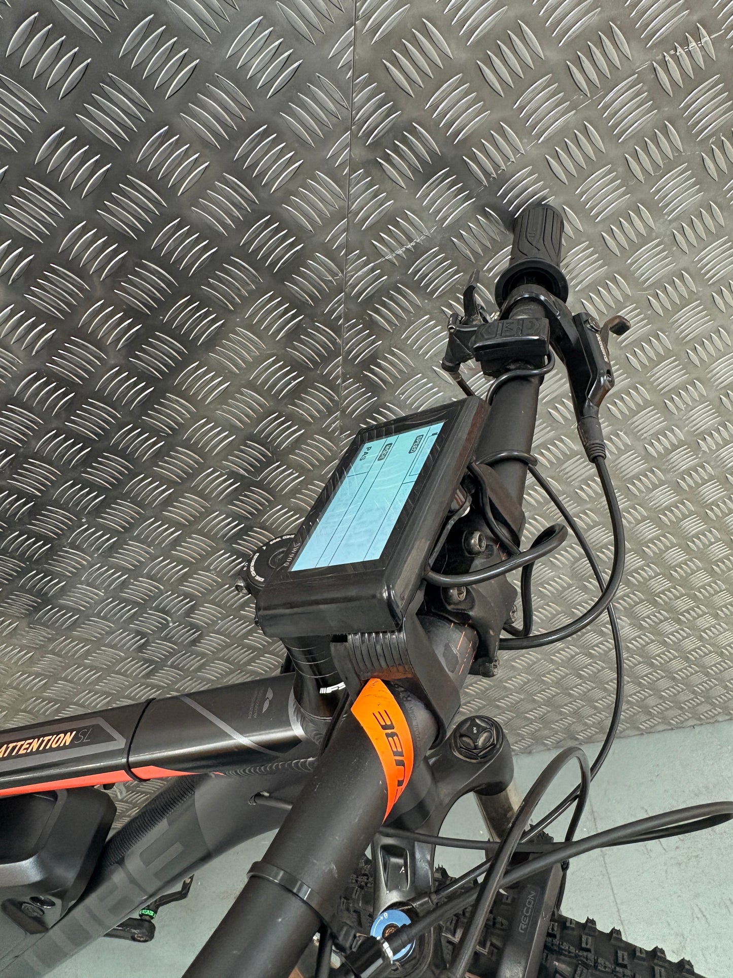 Cube attention 1000w 48v e bike