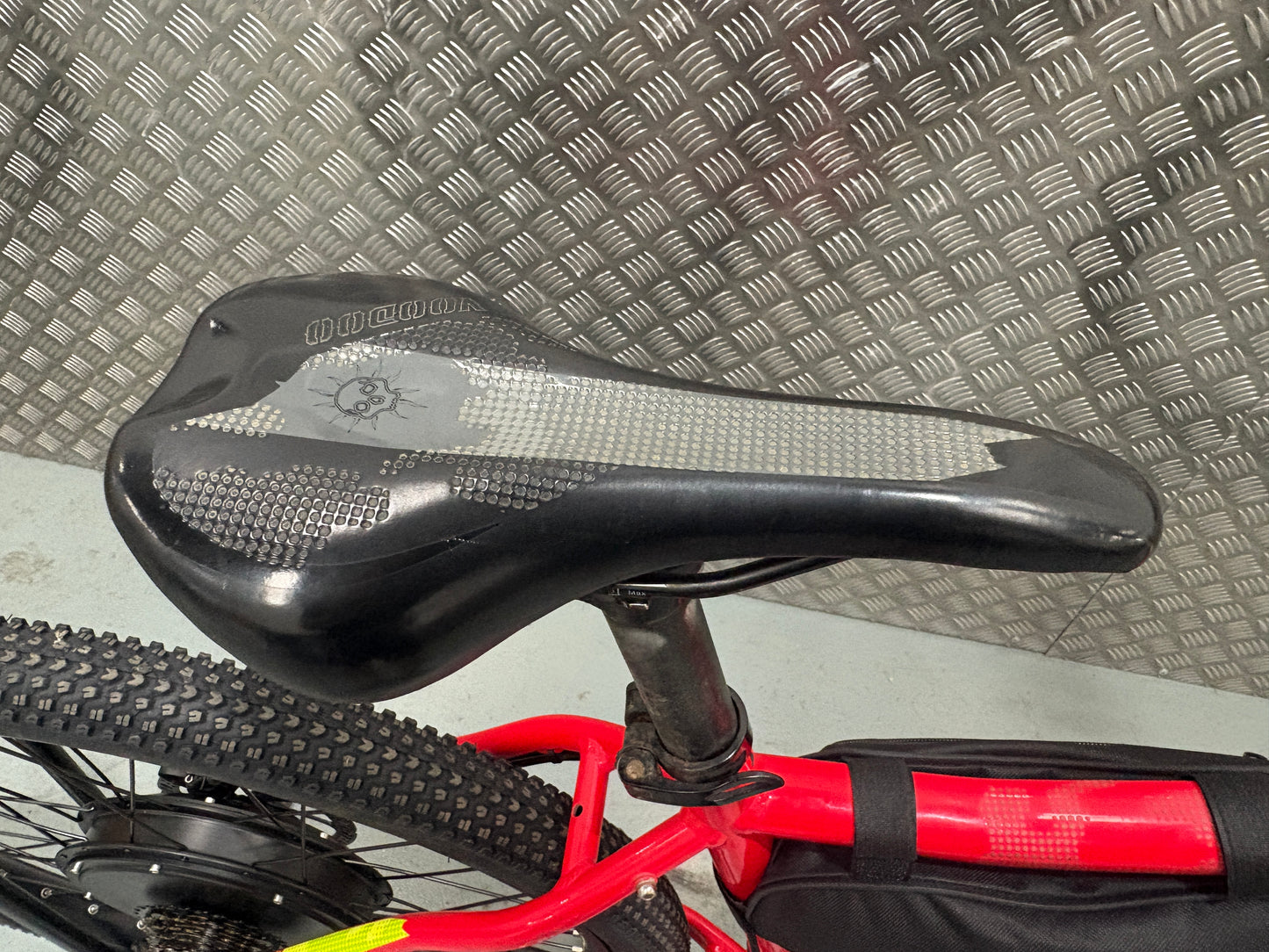 Voodoo hoodoo 1000w 48v e bike