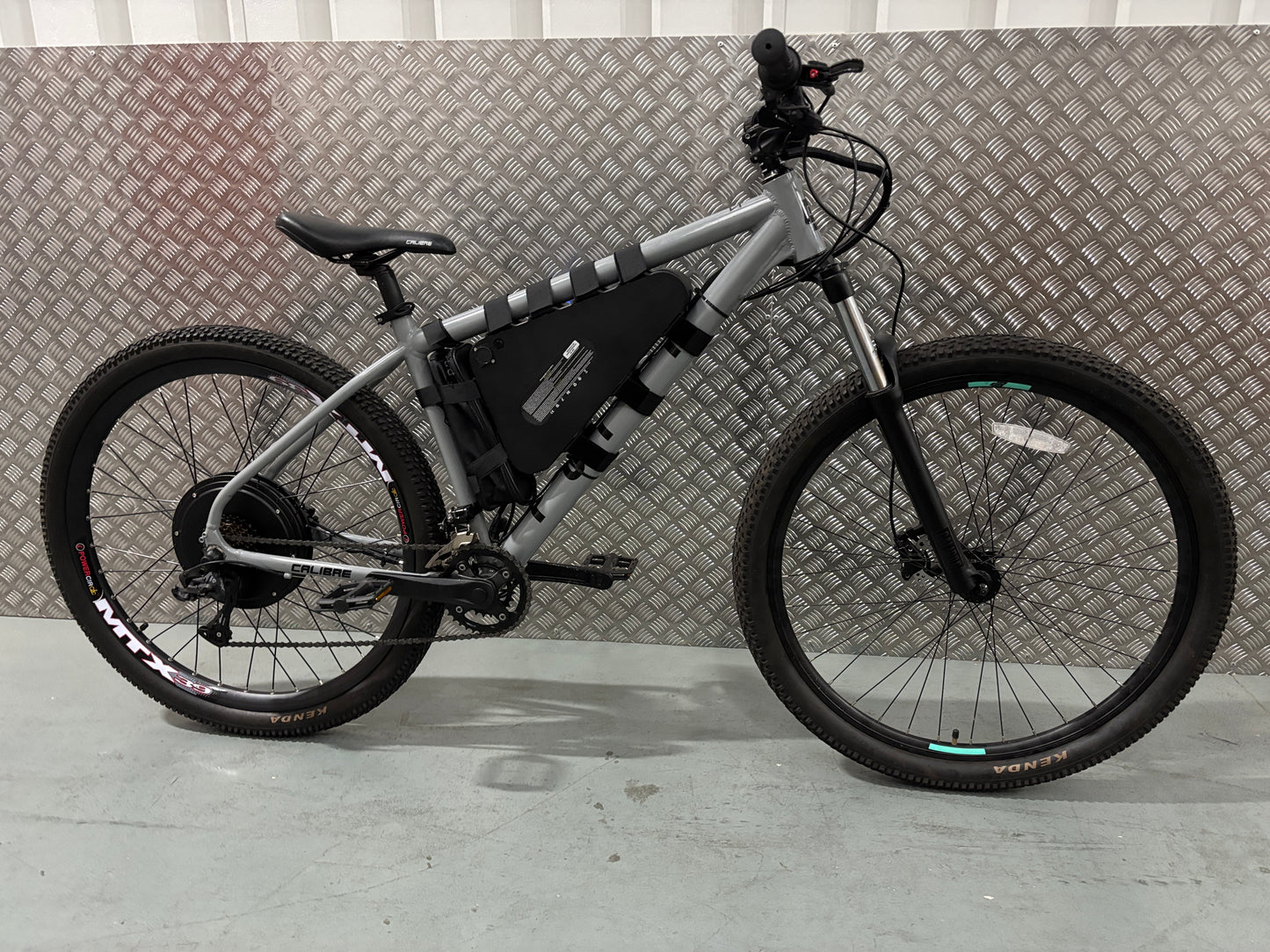 Calibre 1000w 48v triangle battery electric e bike