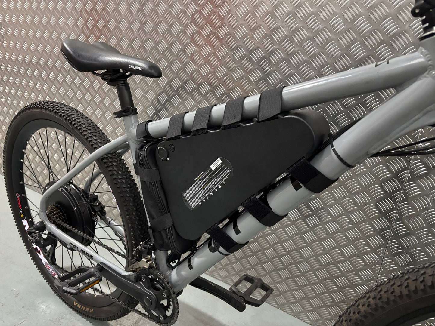 Calibre 1000w 48v triangle battery electric e bike