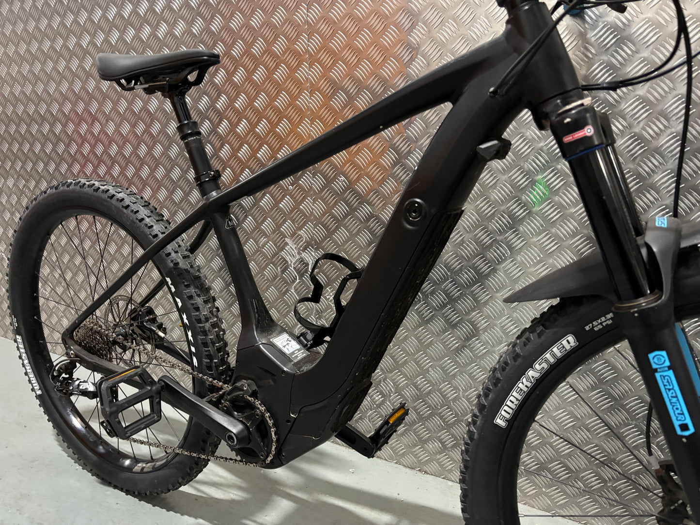 Specialized levo turbo hardtail mountain bike