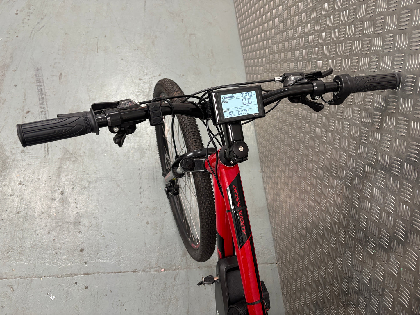 Gt aggressor 1000w 48v e bike