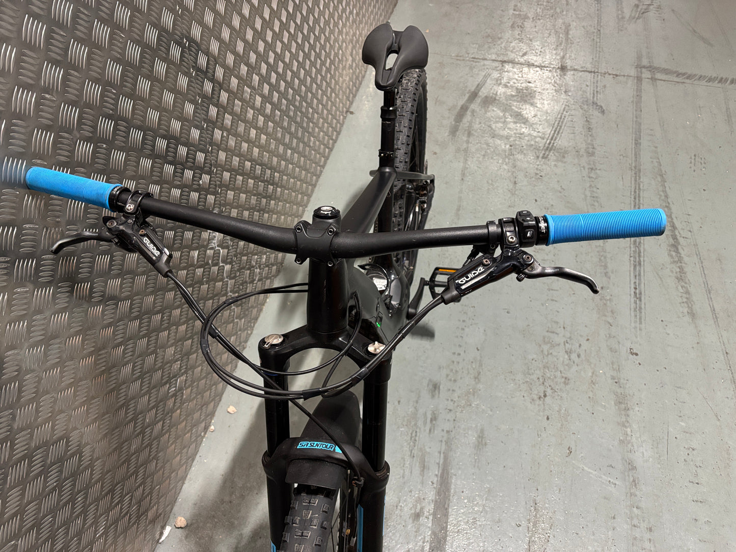 Specialized levo turbo hardtail mountain bike