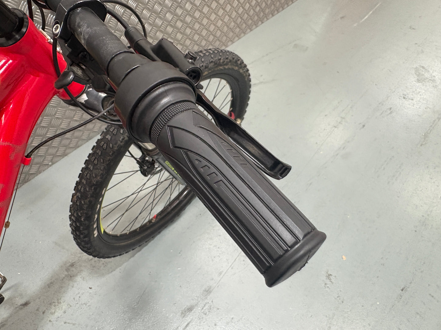 Voodoo hoodoo 1000w 48v e bike