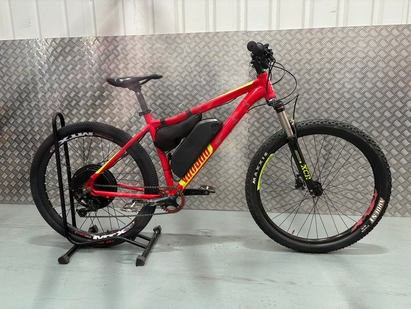 Voodoo hoodoo 1000w 48v e bike