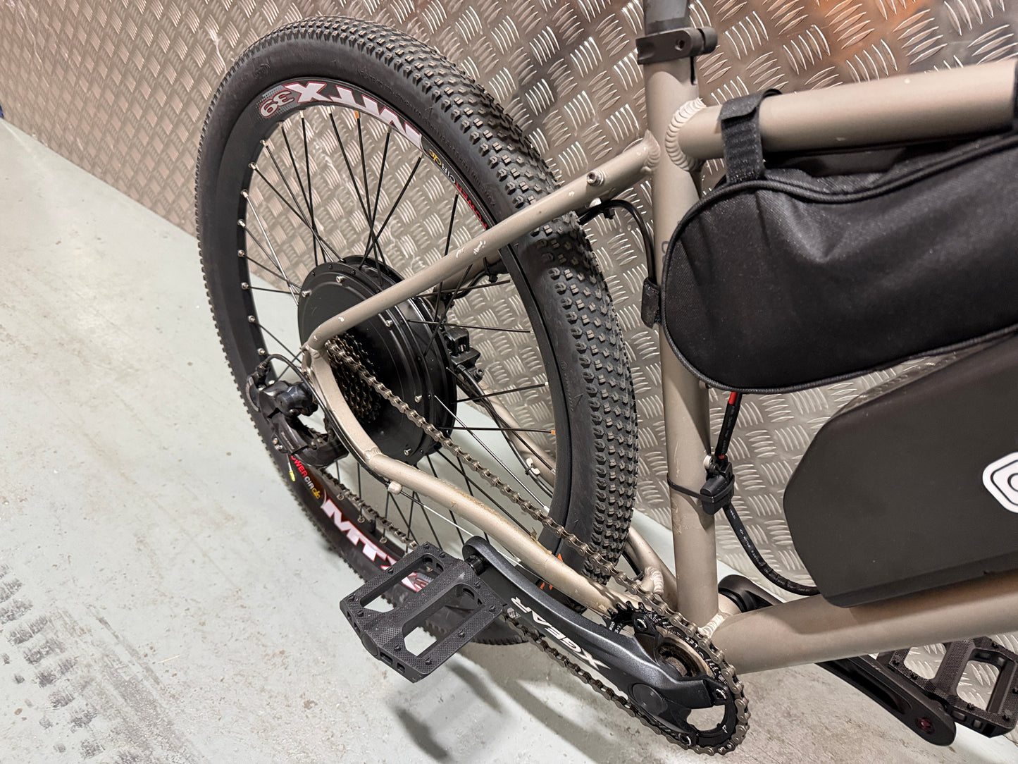 Pinnacle 1000w 48v electric e bike