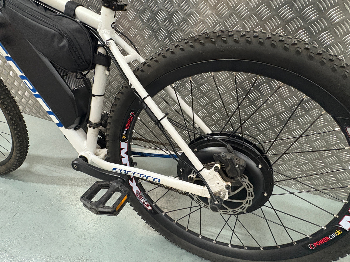 Carrera hustle 1000w 48v e bike