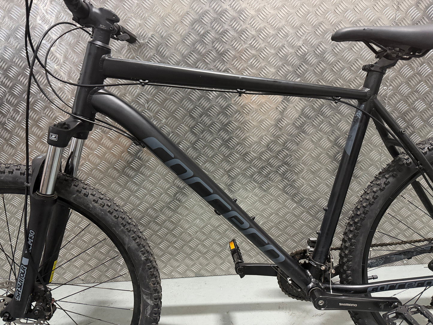 Carrera Vengeance XL frame (22”) 27.5 Inch Wheels Mountain Bike Bicycle Black