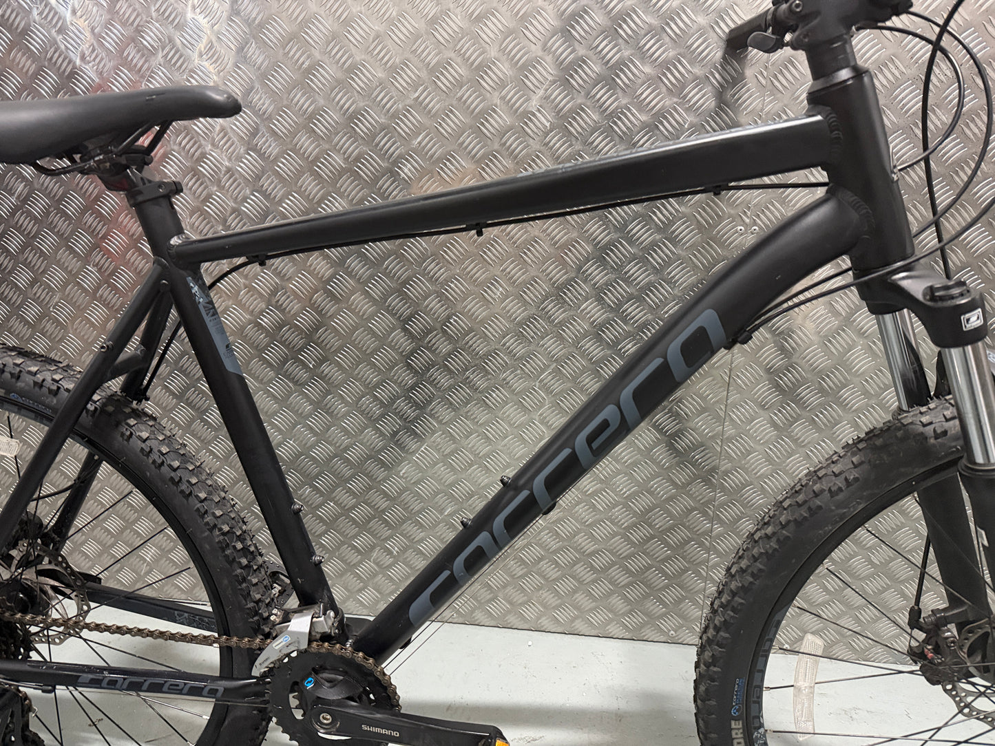 Carrera Vengeance XL frame (22”) 27.5 Inch Wheels Mountain Bike Bicycle Black