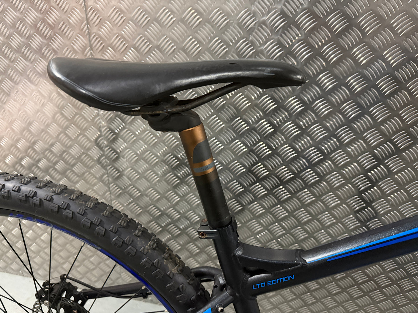 Carrera Sulcata Small Frame (16”) 29 inch wheels Mountain Bike Blue Black