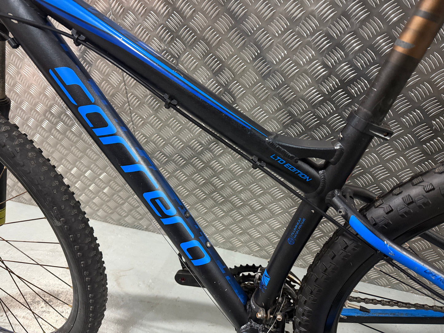 Carrera Sulcata Small Frame (16”) 29 inch wheels Mountain Bike Blue Black